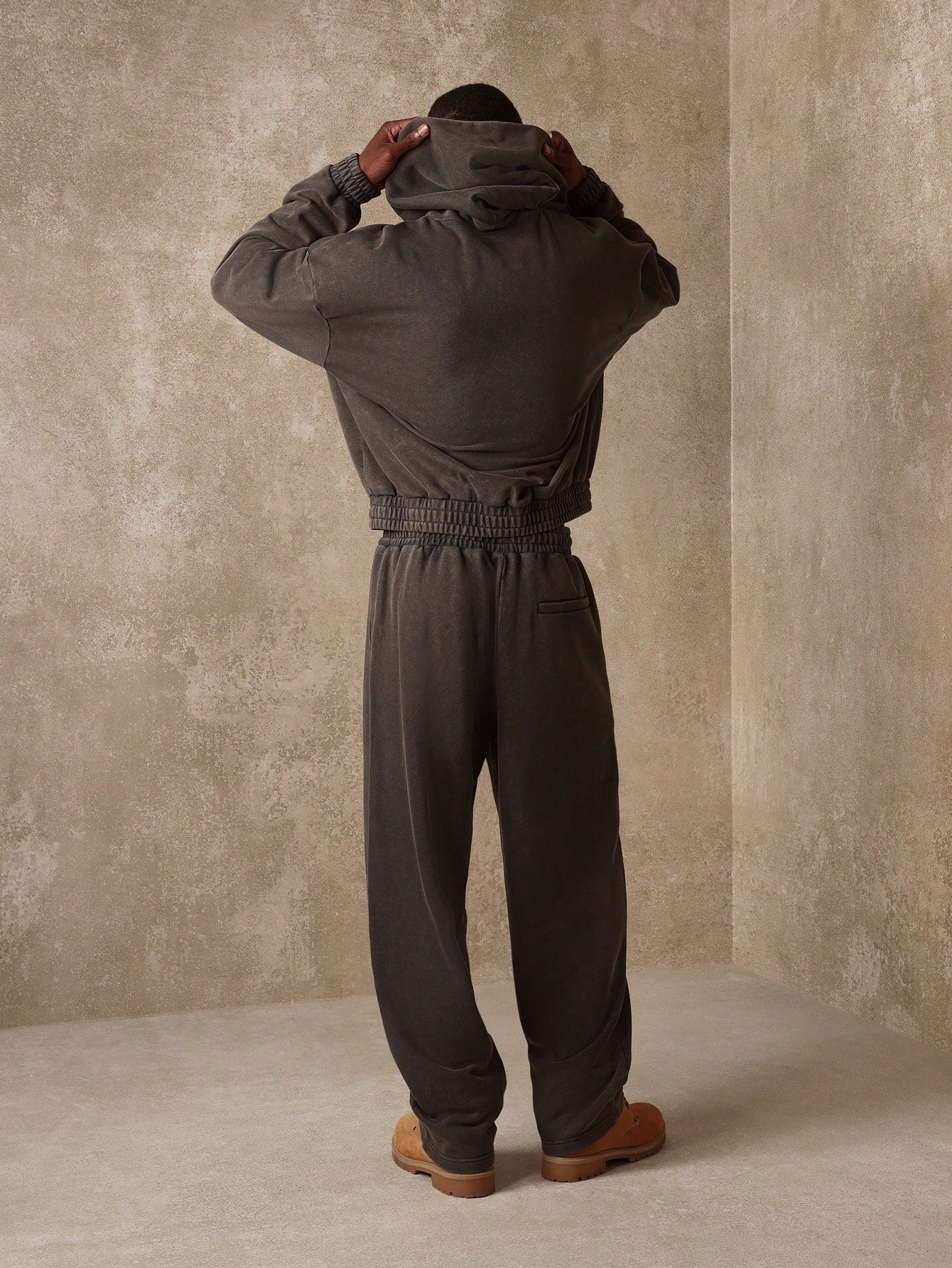 Washed Sweatshirt & Trousers