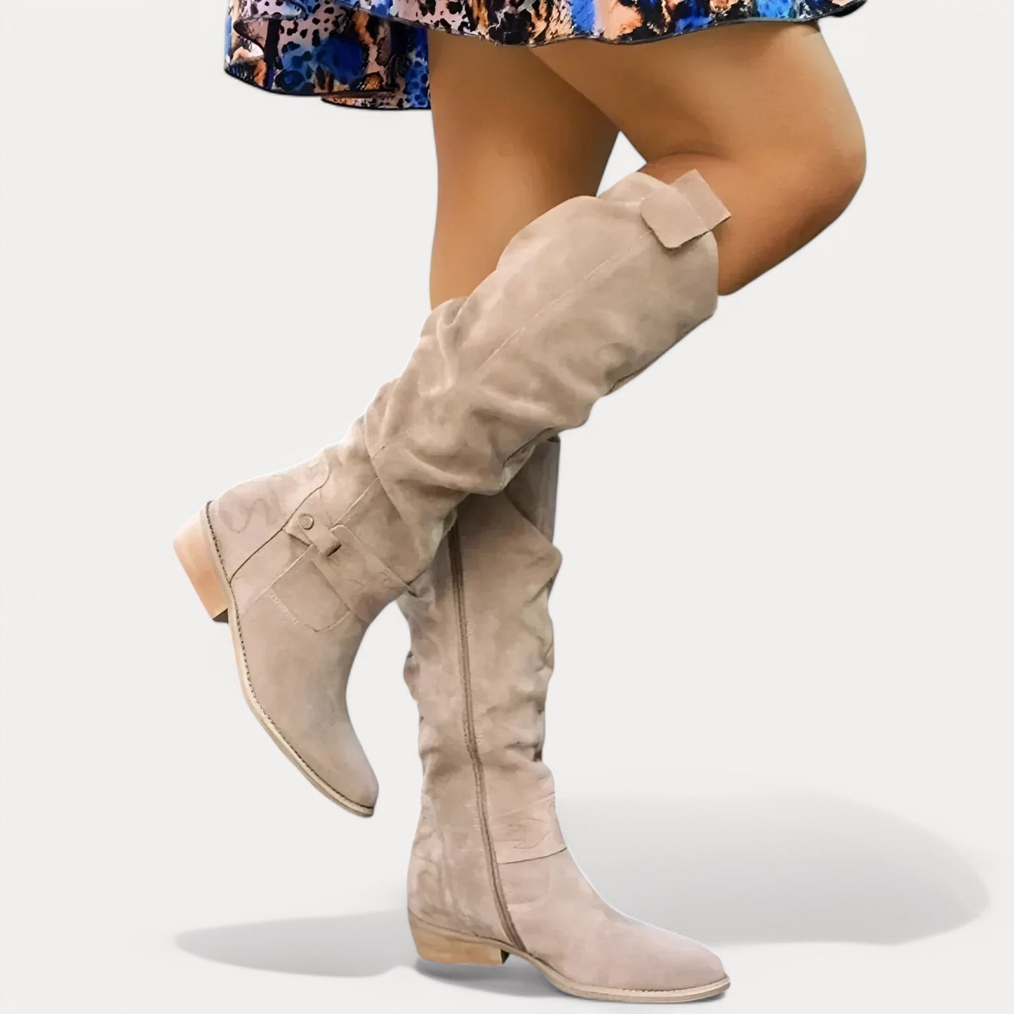 Elegant Suede Boots – Timeless Style and Comfort