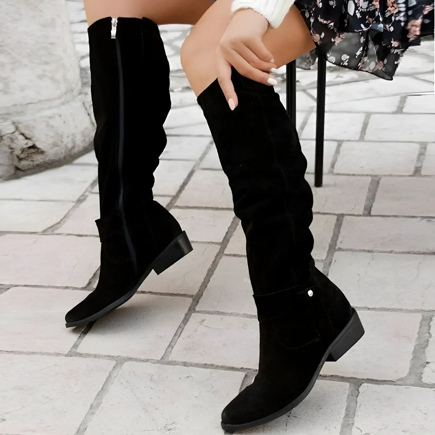 Elegant Suede Boots – Timeless Style and Comfort